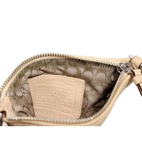 Coach Factory Women's Small Ivory 9760 Swing Pack Purse Pebbled Cross Body Bag - Picture 4 of 8